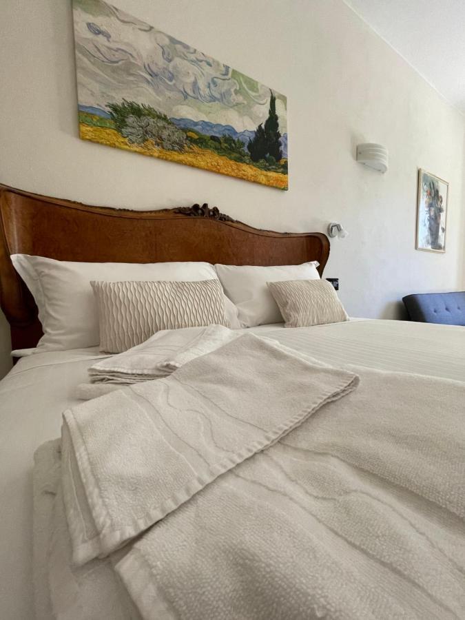 Al Laghetto La Morra Bed and Breakfast Exteriör bild